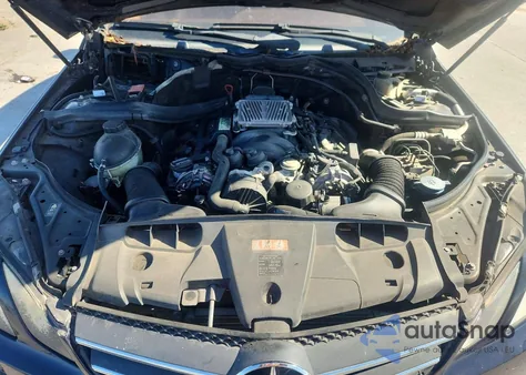 2010 Merz E550 z USA, uszkodzony, nr VIN WDDKJ7CB3AF054070